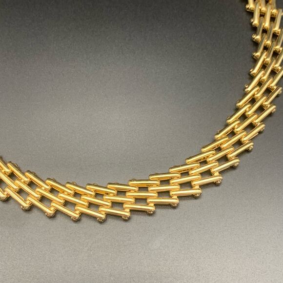 Vintage Gold Tone Gate Link Necklace - Picture 4 of 13